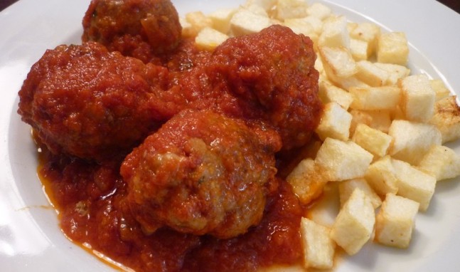 Albóndigas con tomate