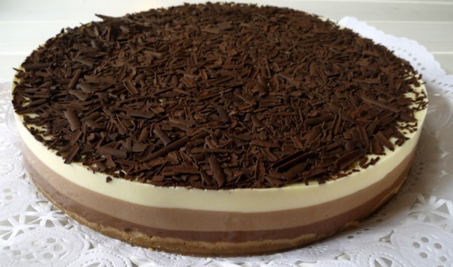 Tarta tres chocolates